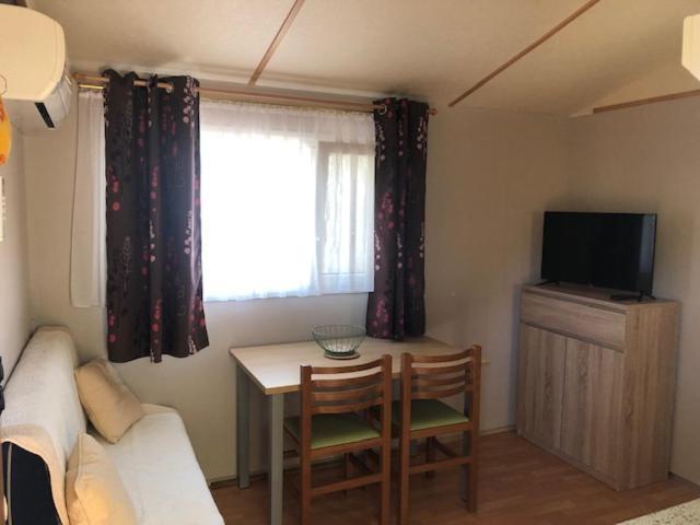 Camping De Parpaillon Roquebrune-sur Argens Exterior foto